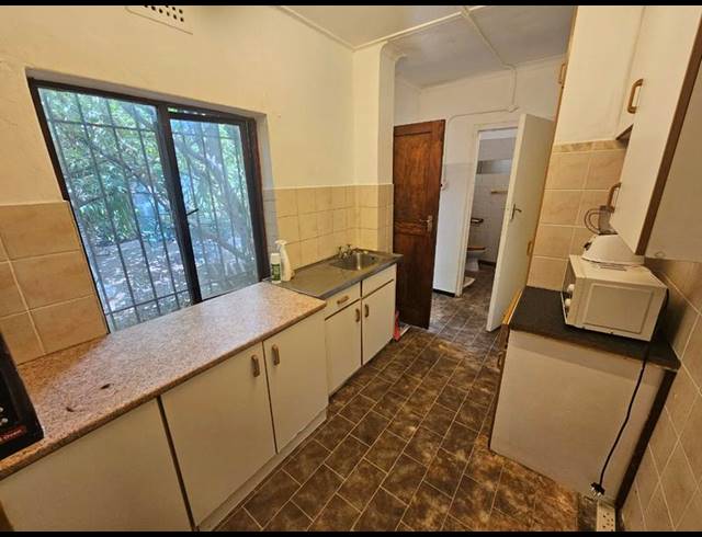 1 BEDROOM PROPERTY TO RENT IN RONDEBOSCH